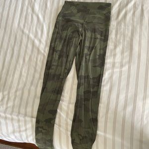 lululemon camo 25” align leggings